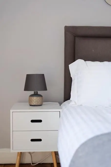 Cosy And Chic, Quiet Apartment In Leith إدنبرة