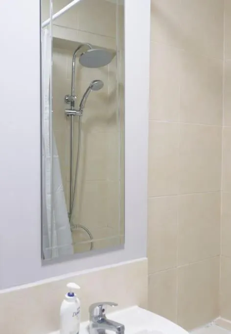 Cosy And Chic, Quiet Apartment In Leith Edinburgh 0*,  Großbritannien