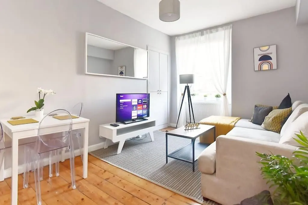 Cosy And Chic, Quiet Apartment In Leith Edynburg 0*,